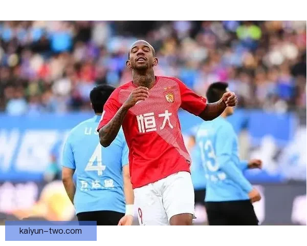 德里赫特逐渐显现中卫风格，状态回暖值得关注